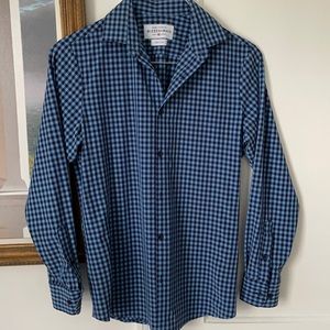 Men’s collared long sleeve